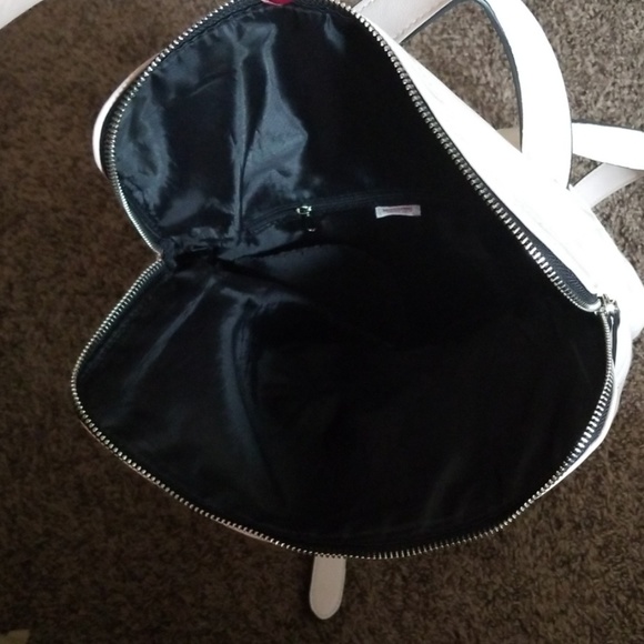 Backpack - Picture 4 of 4